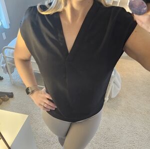 Banana Republic Size Small, Black, Drop Shoulder, Polyester Blouse